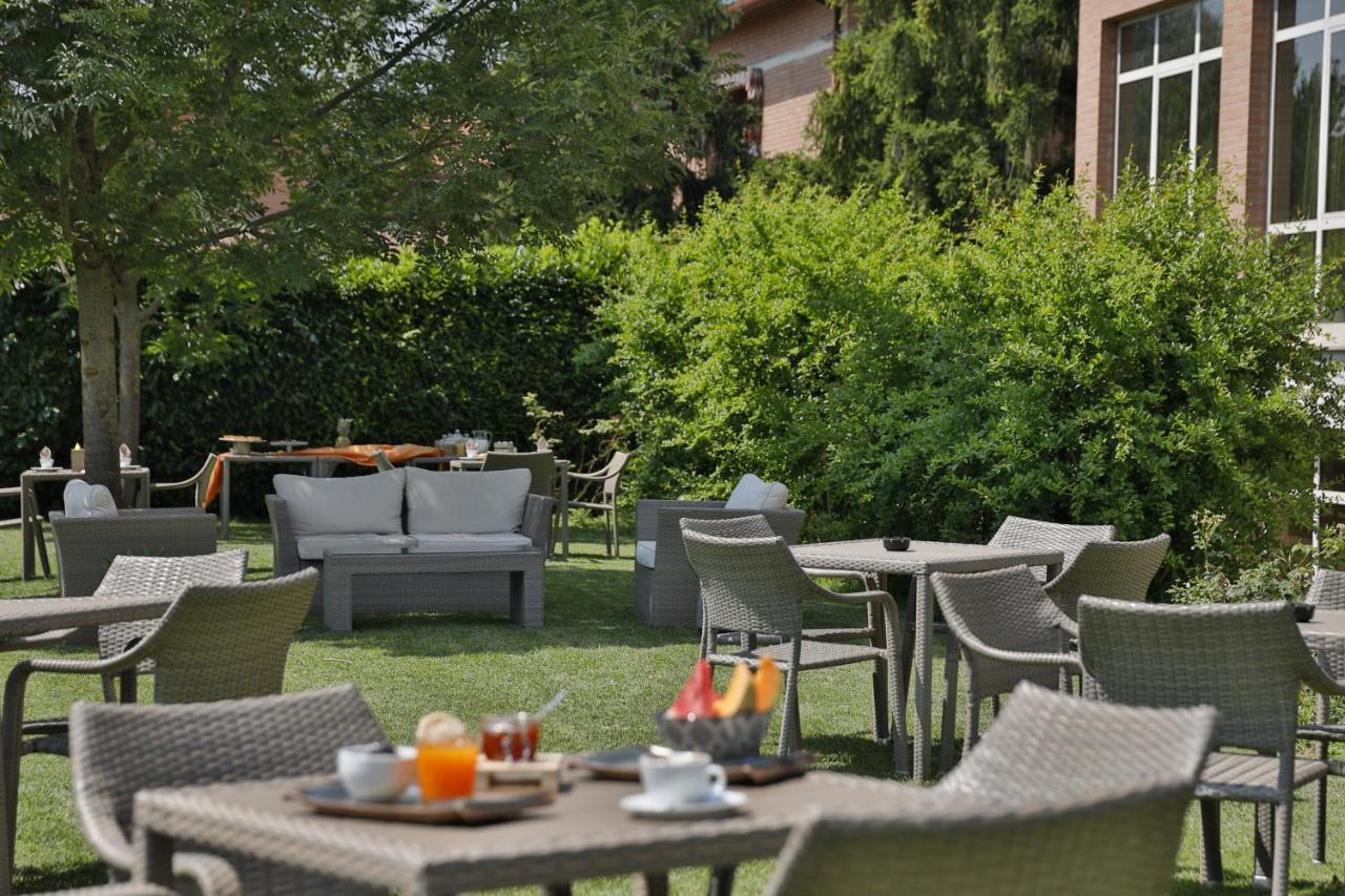 Hotel Remilia Реджонель-Эмилия Экстерьер фото